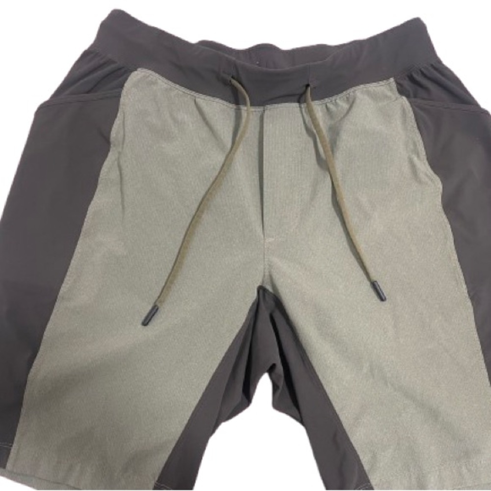 Men’s Lululemon Shorts Sport Olive and Dark Green Size Medium Great Condition